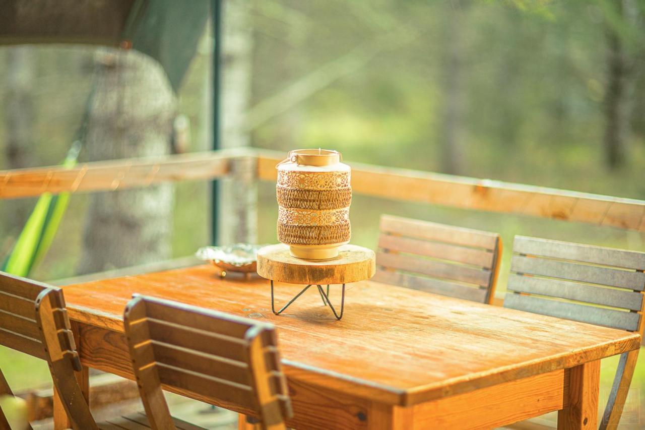 Domaine De La Vitarelle Glamping Villaniere Екстериор снимка